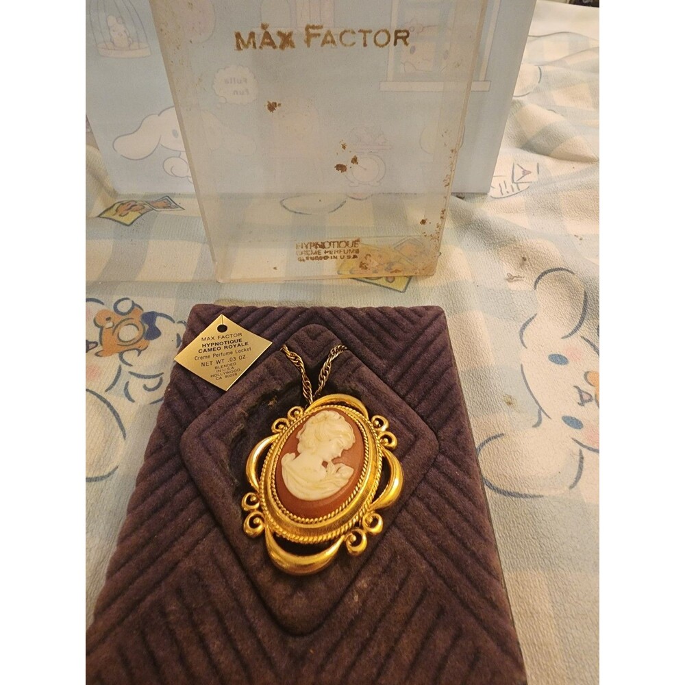 Max factor perfume locket cameo